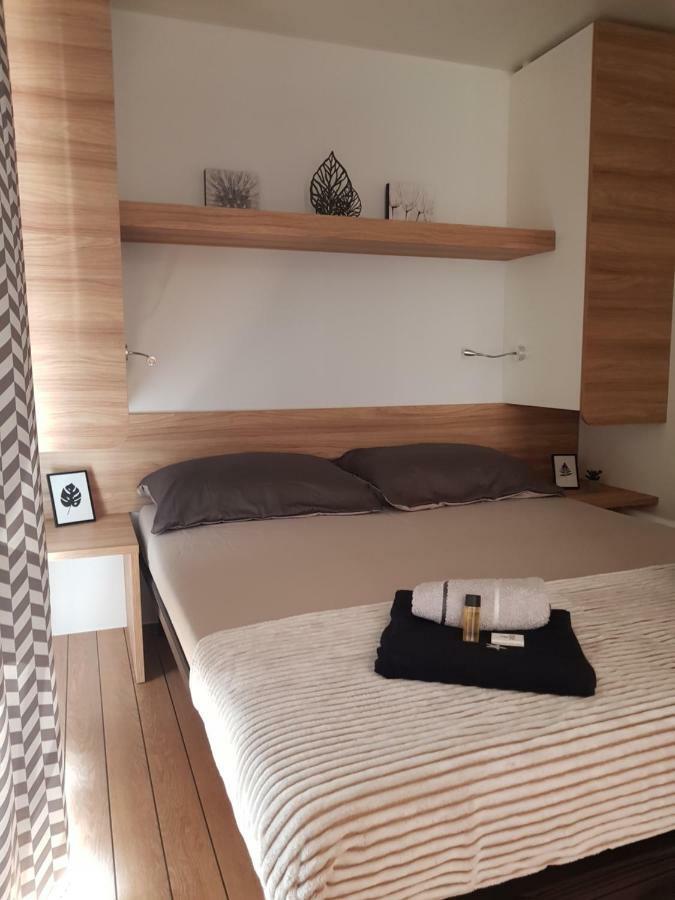 Mobile Home Starfish IV Camp Soline Biograd Na Moru Esterno foto